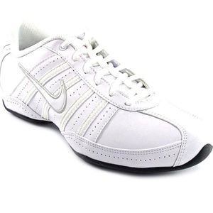 Nike Musique III  Shoe